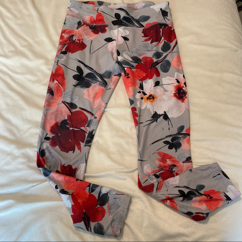 Fabletics Full Length Grey Floral Legging Athletic Hiking Workout Yoga Sz Medium